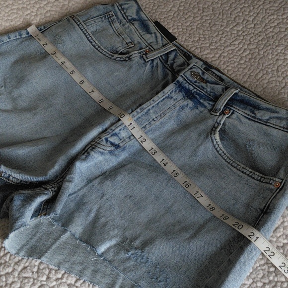 NWT Wild Fable Size 14 Super High Rise Curvy Distressed Button Fly Jean Shorts - Picture 9 of 15